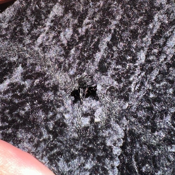 Black V-Neck Chenille Pullover Crop Sweater - Picture 6 of 8